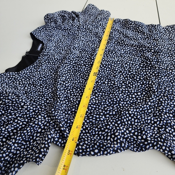 Express Womens Black Blue White Pebble Sheath Dress Ruffled Puff Sleeves Size L - Picture 9 of 15